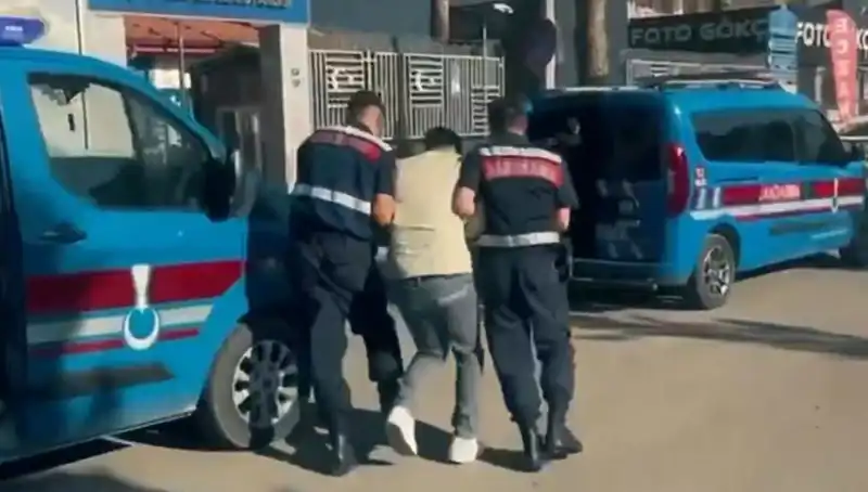 Türkiye Genelinde 10 İlde Gerçekleştirilen Büyük Suç Operasyonu: 74 Gözaltı