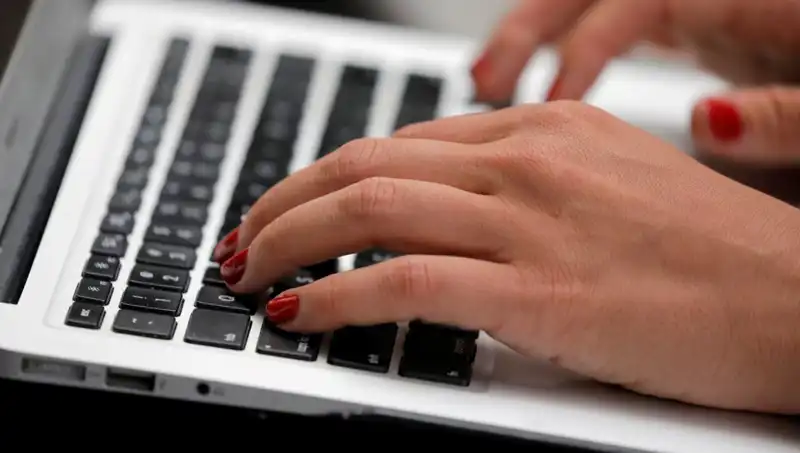 Laptop Mikrofonları: Kapalıyken Bile Dinlenme Tehlikesini Ortaya Çıkardı