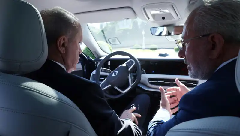 Cumhurbaşkanı Erdoğan, Togg’un Yeni Modelini Kullanarak Yerli Otomobilin Gücünü Gösterdi