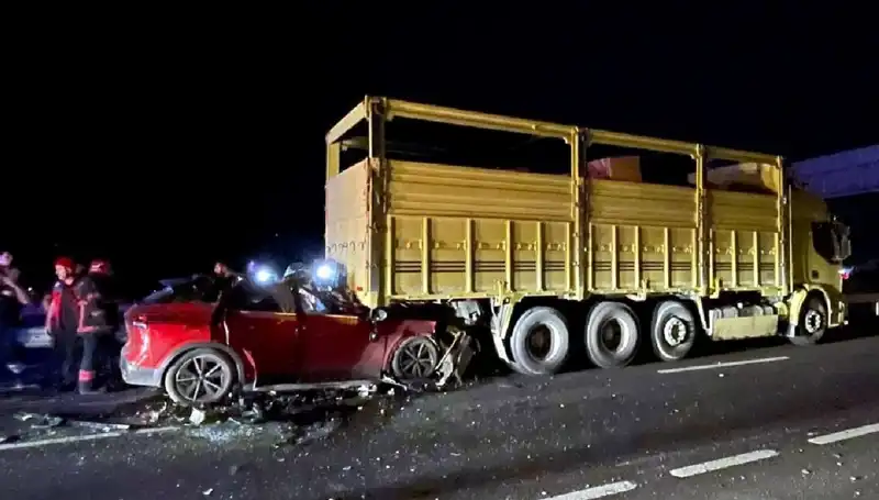 Kamyona Çarpan Sürücü Hayatını Kaybetti: Kaza Detayları Ortaya Çıktı