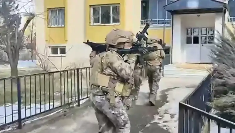 Bingöl'de DAEŞ Operasyonu: Üç Şüpheli Tutuklandı, Detaylar Ortaya Çıktı