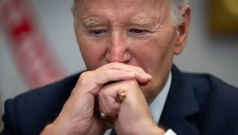 Amerikan Başkanı Biden'ın Yaşını Gizleme Yöntemleri Gündemde