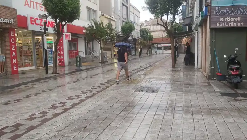 Kırklareli'de Sağanak Yağış, Hayatı Olumsuz Etkiliyor!