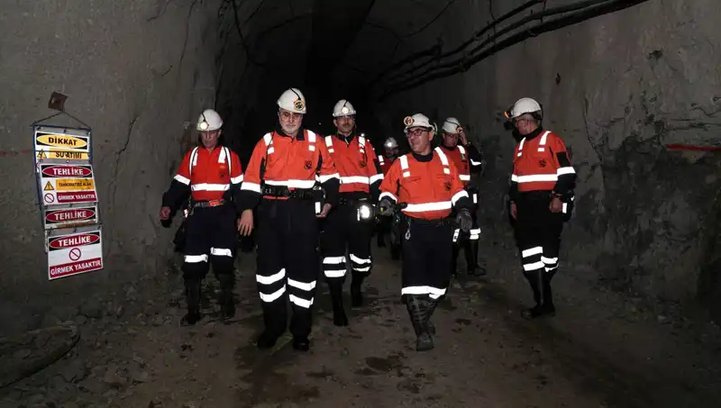 Bakan Işıkhan Altın Madeni Ziyaretiyle Yatırımcıları Heyecanlandırdı