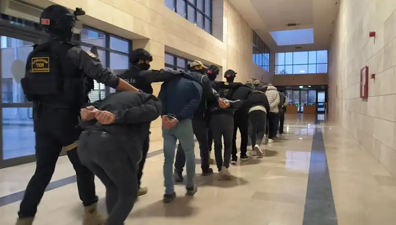 Türkiye Genelinde DAEŞ Operasyonları: 298 Şüpheli Gözaltında