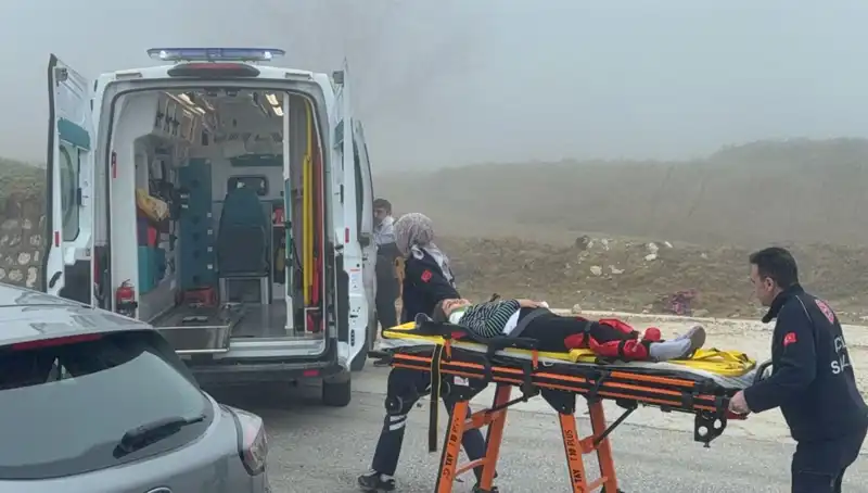 Düzce'de Yoğun Sis Kazaya Neden Oldu: 6 Kişi Yaralandı